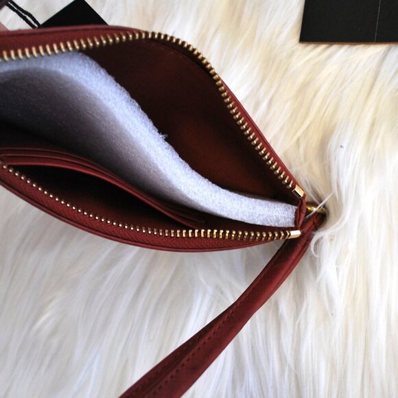 NWT Frye Campus Rivit Wristlet Burnt Red DB429 - Picture 5 of 5